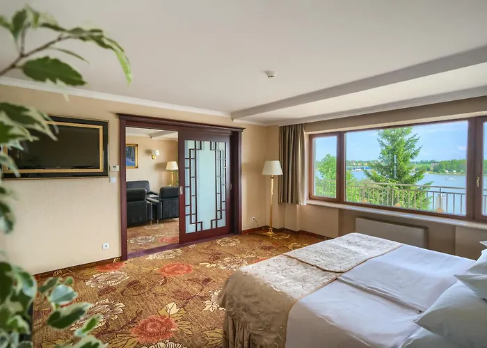 ホテル ゴーエンビエスキー ミコワイキ Mikołajki